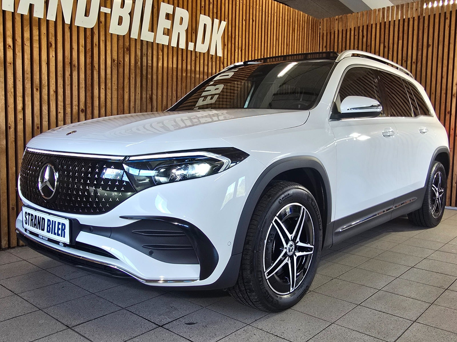 Hvid Mercedes EQB250+ fra 2025