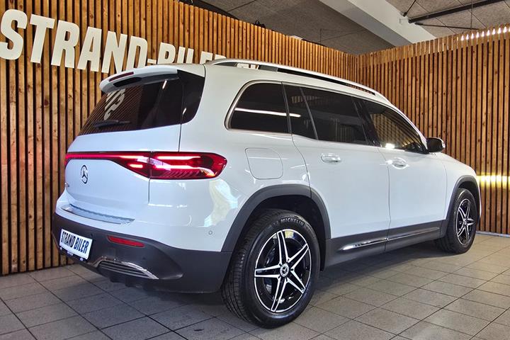 Hvid Mercedes EQB250+ fra 2025