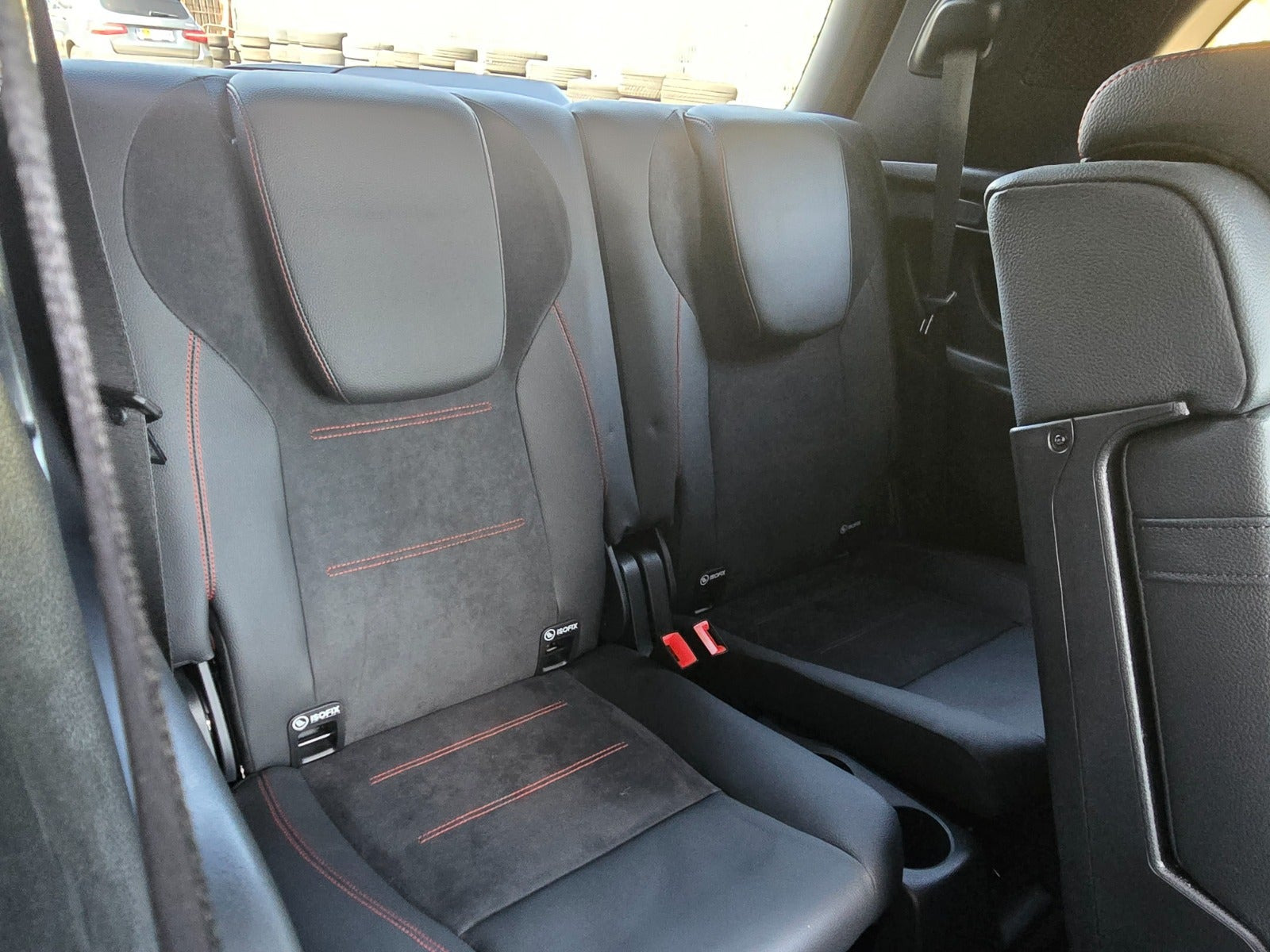 Hvid Mercedes EQB250+ fra 2025