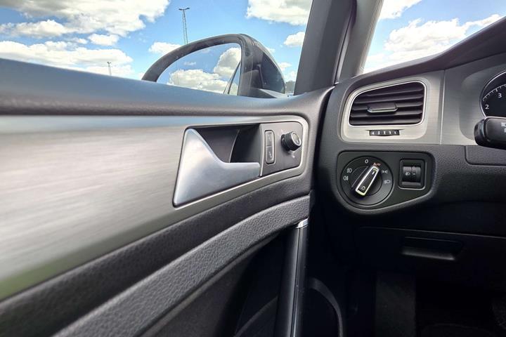 Hvid VW Golf fra 2015