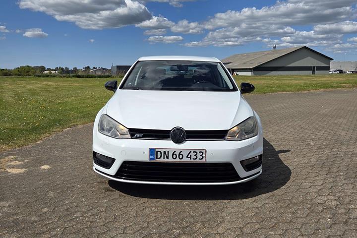 Hvid VW Golf fra 2015