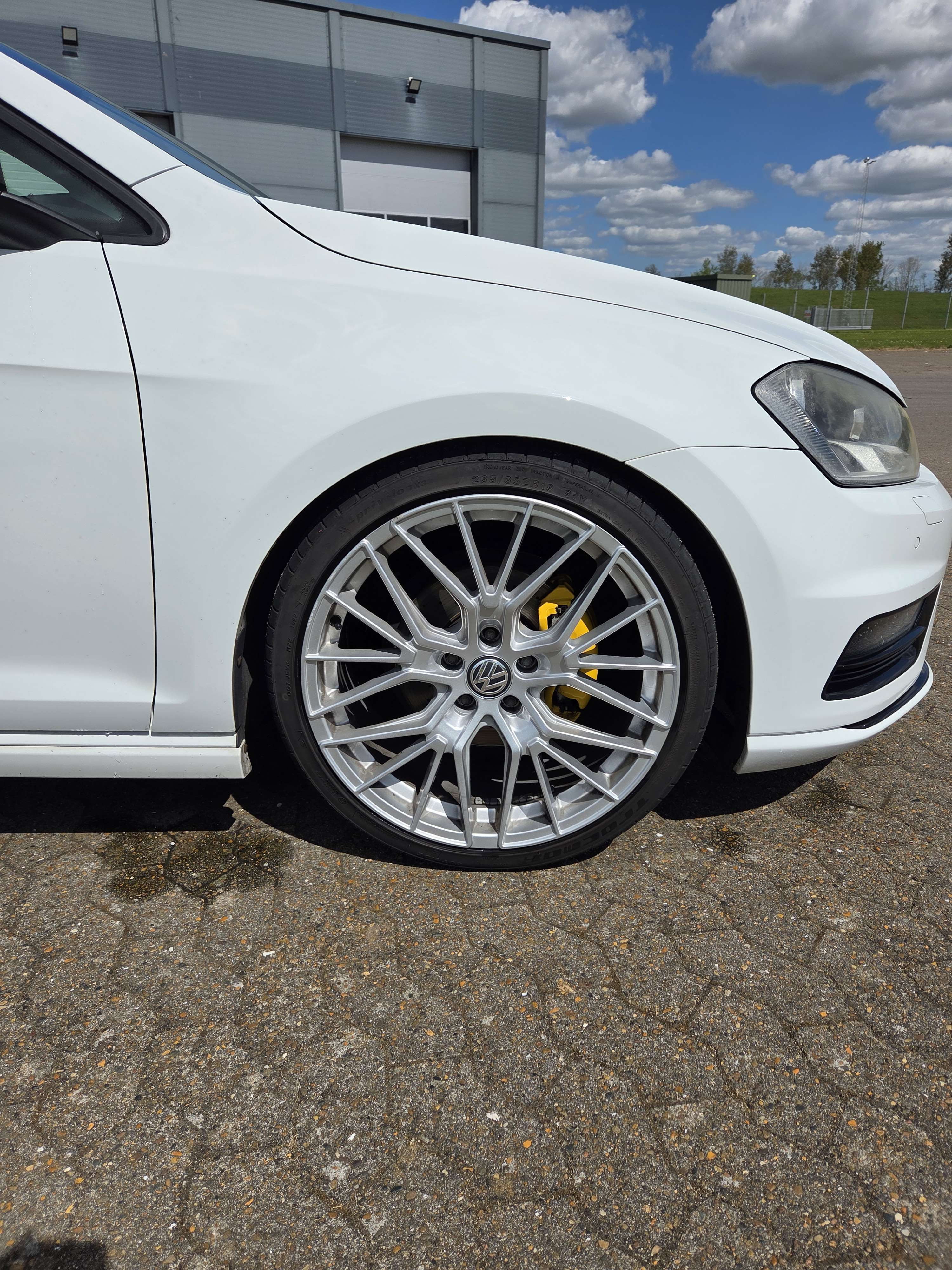Hvid VW Golf fra 2015
