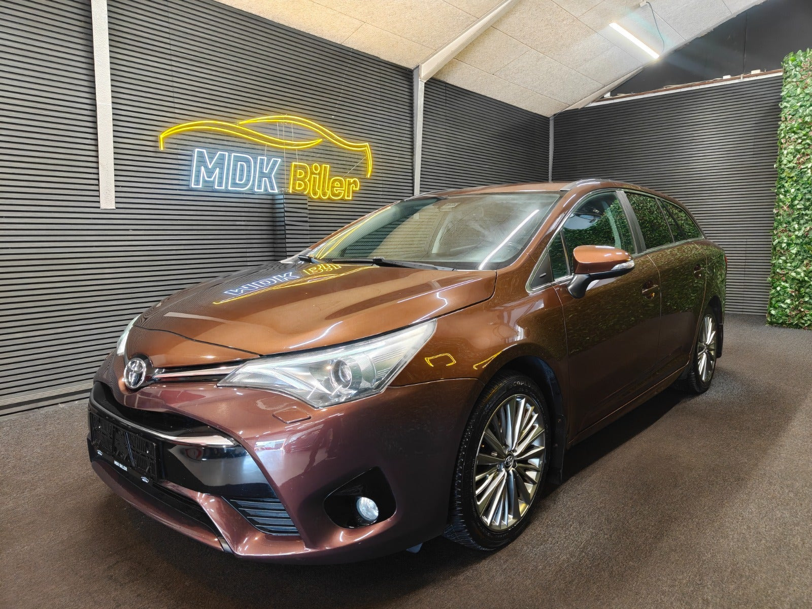 undefined Toyota Avensis fra 2016