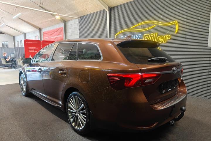 undefined Toyota Avensis fra 2016