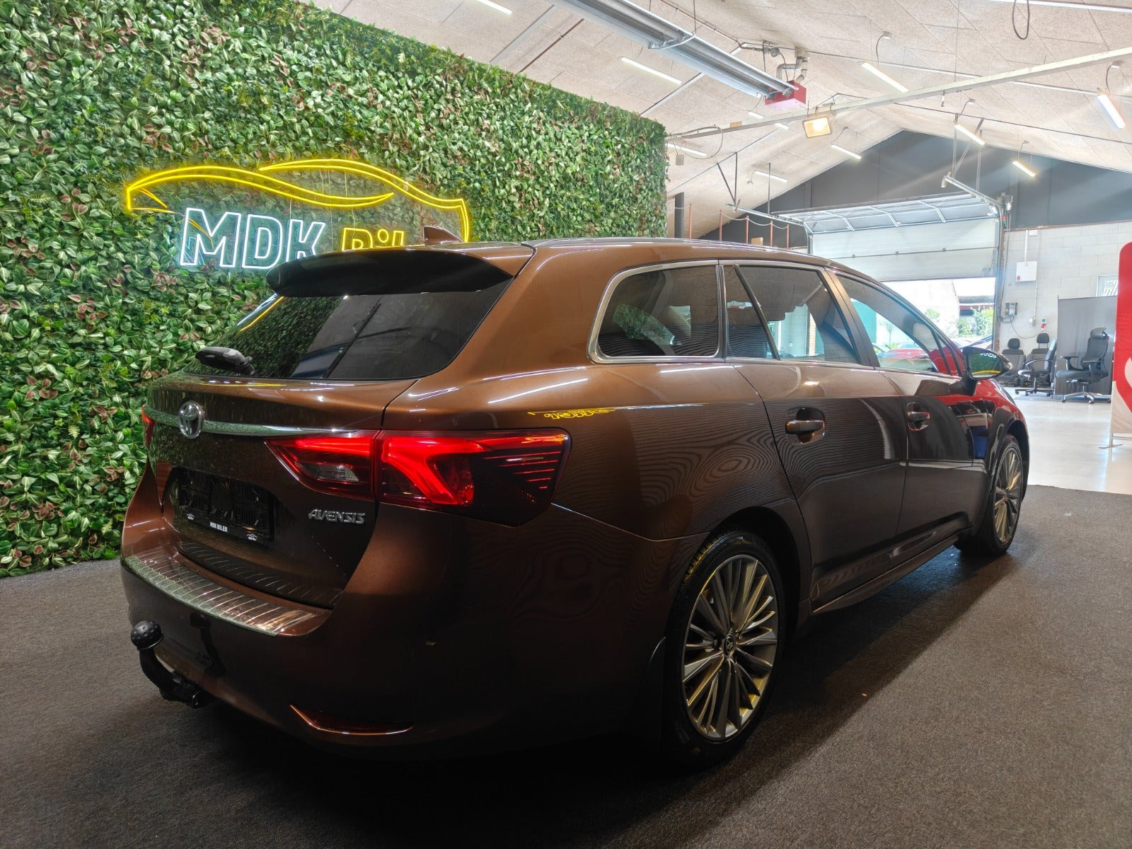 undefined Toyota Avensis fra 2016