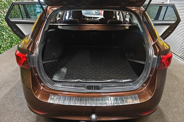 undefined Toyota Avensis fra 2016