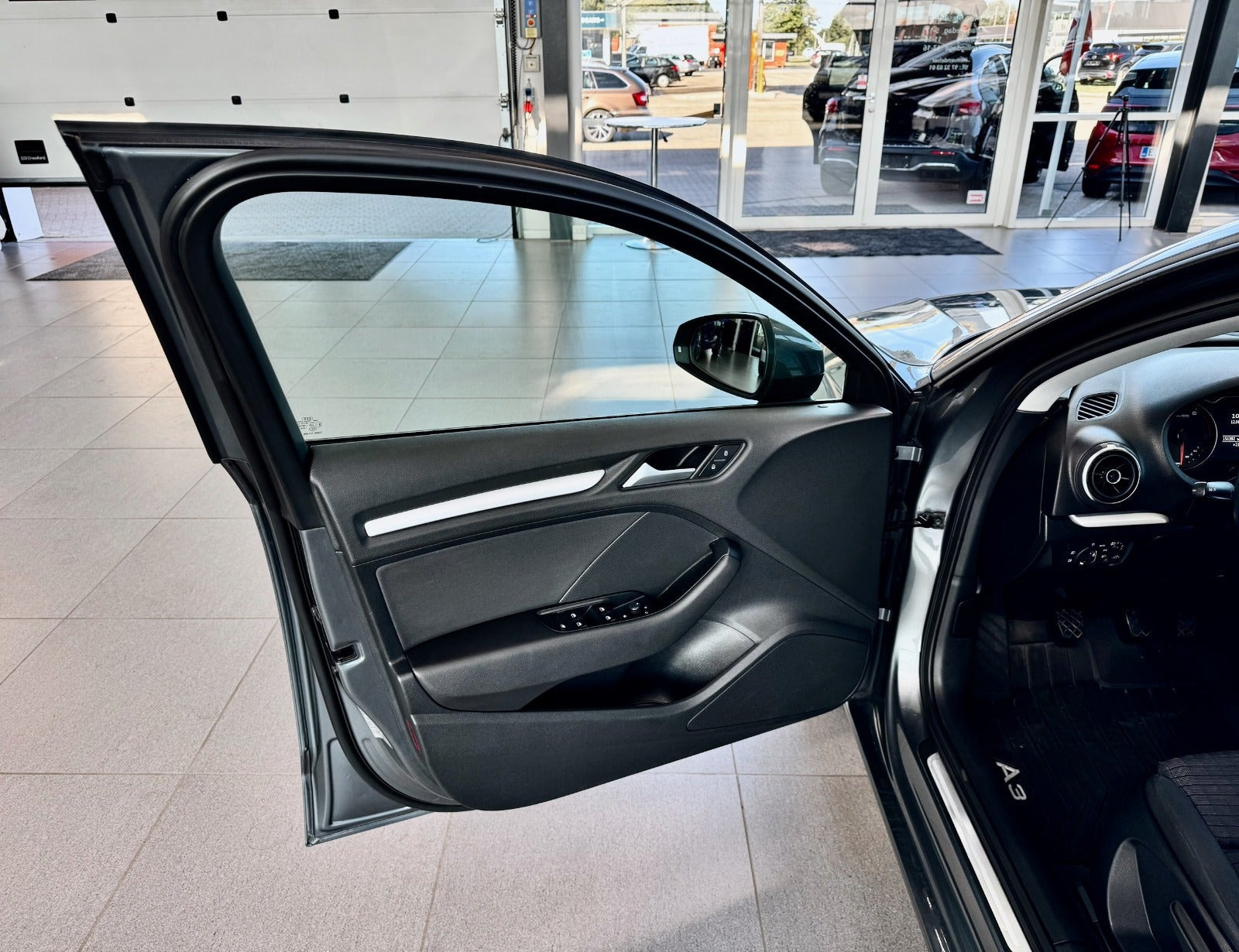 Grå Audi A3 fra 2016