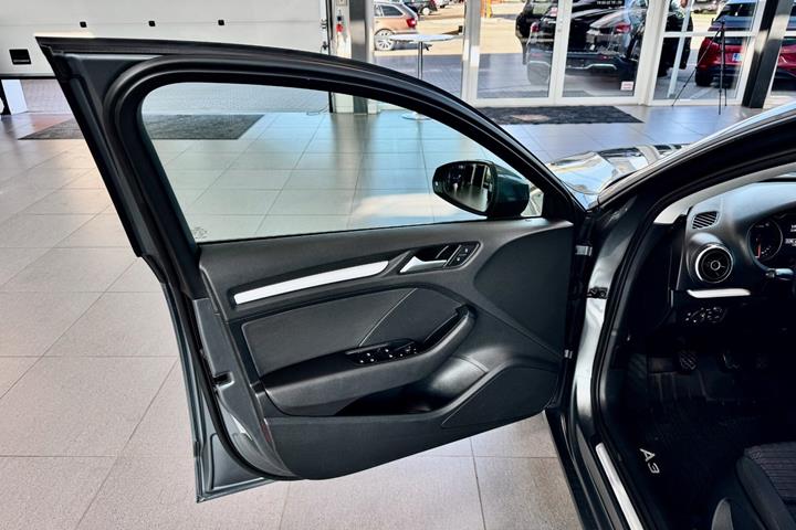 Grå Audi A3 fra 2016