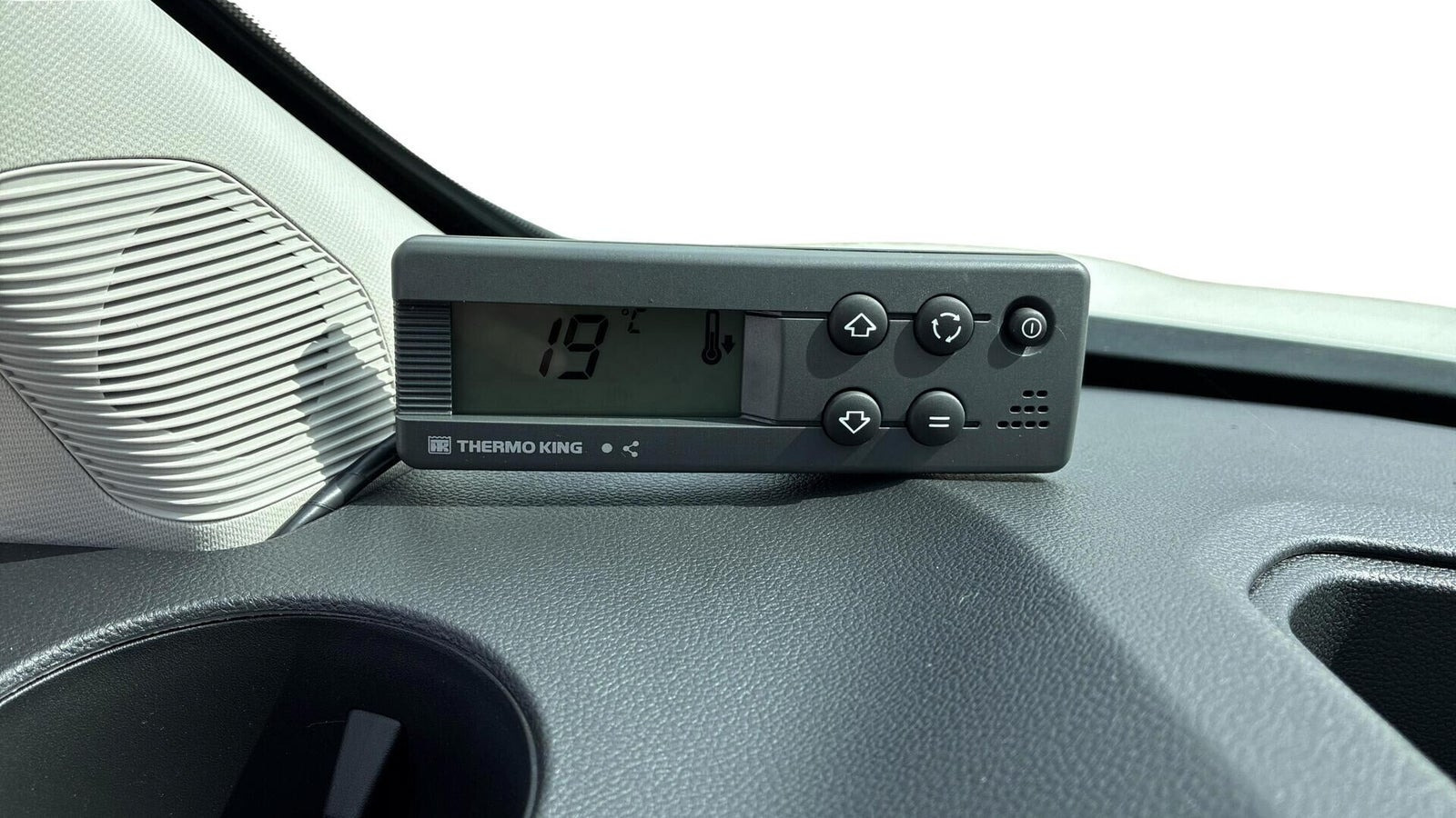 Hvid Renault Trafic fra 2025