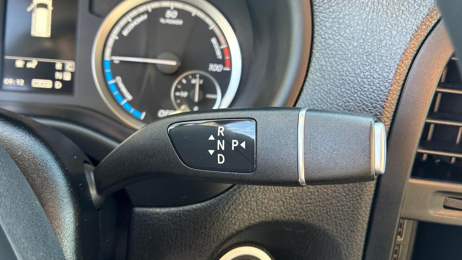 Hvid Mercedes eVito 129 fra 2023