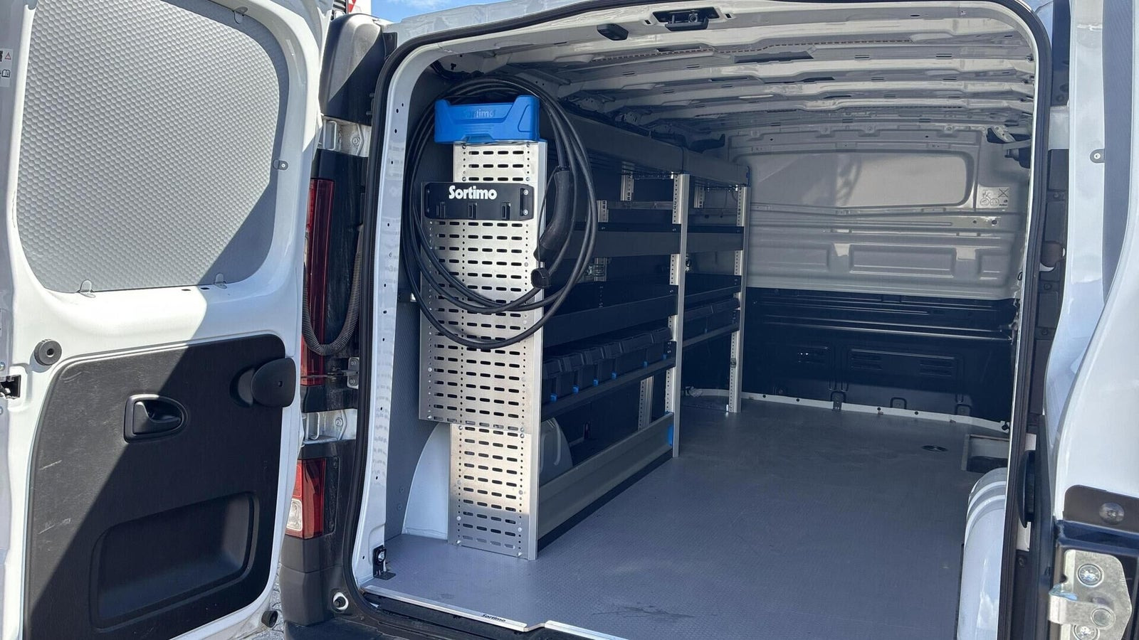 Renault Trafic E-TECH Van, 122ps, 2026