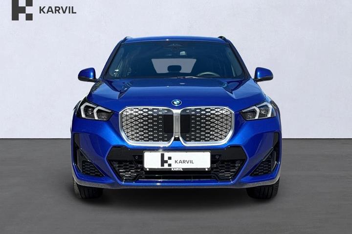 Blå BMW iX1 fra 2026