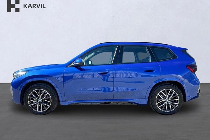 Blå BMW iX1 fra 2026