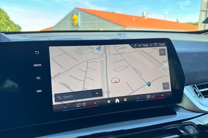 Blå BMW iX1 fra 2026