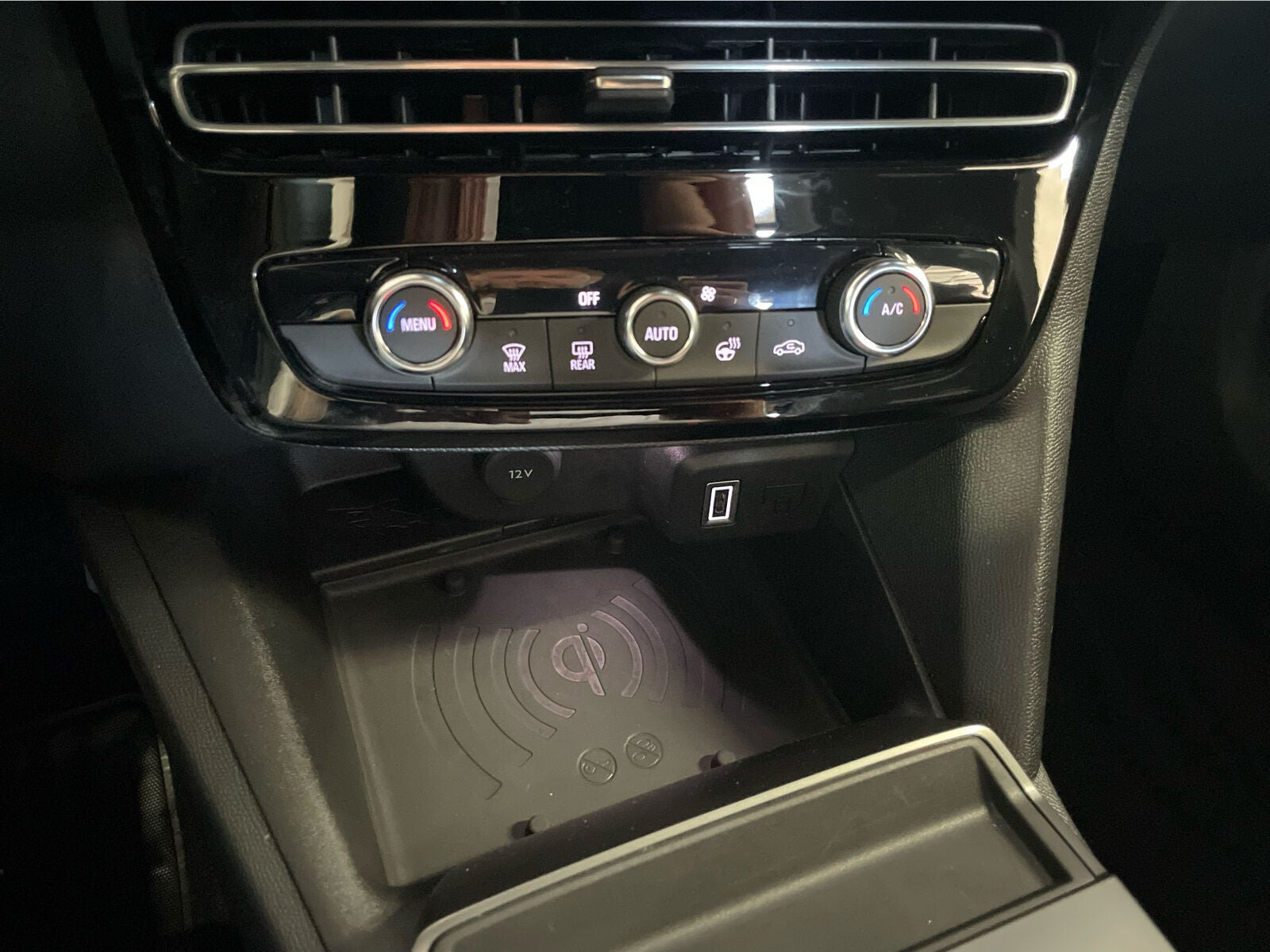Sort Opel Mokka-e fra 2025