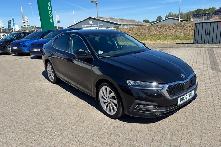 Sort Skoda Octavia fra 2022