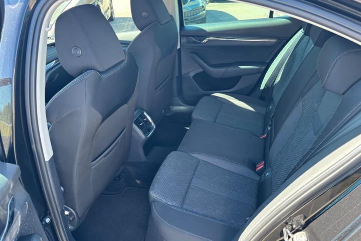 Sort Skoda Octavia fra 2022