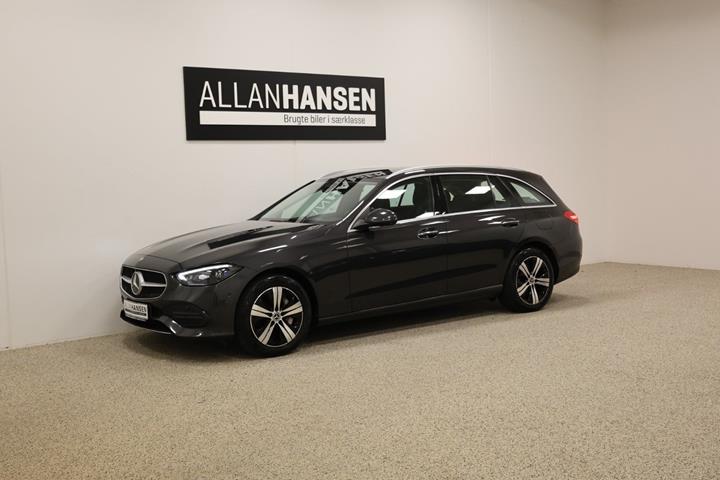 Grå Mercedes C300 e fra 2022