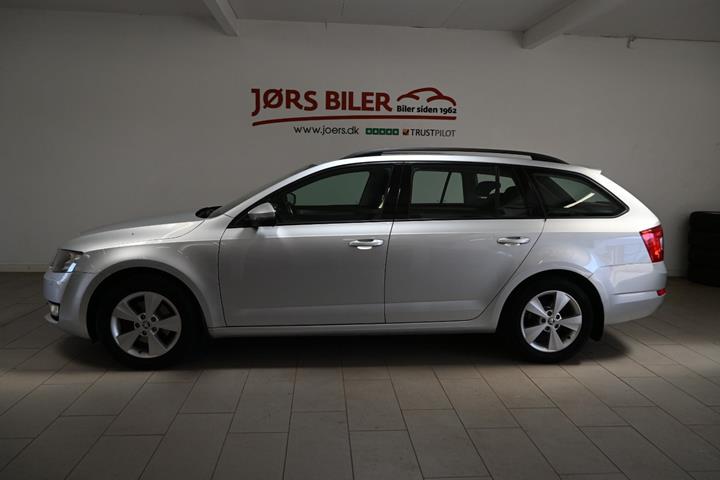 Sølv Skoda Octavia fra 2016