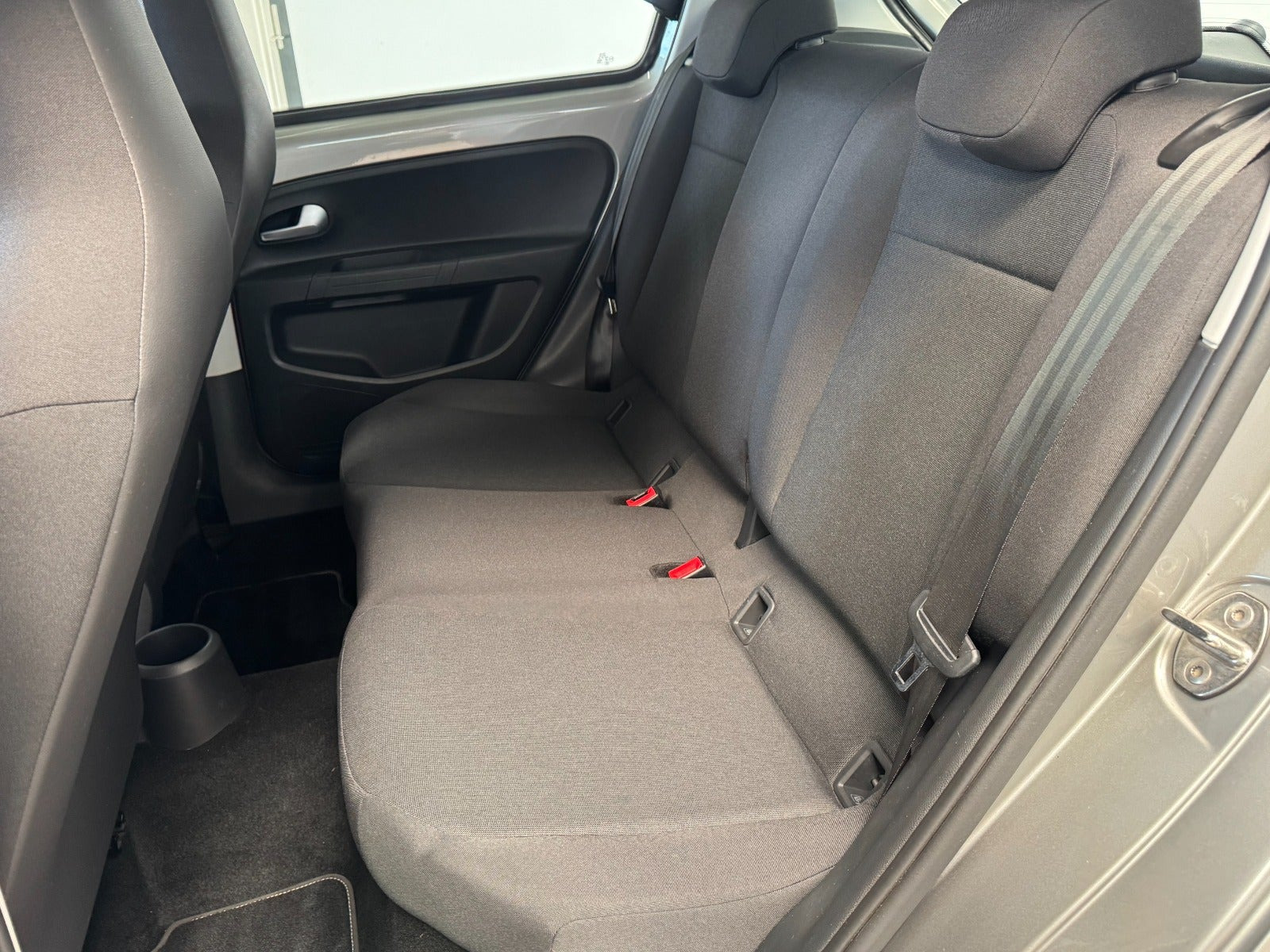 Grå VW UP! fra 2020