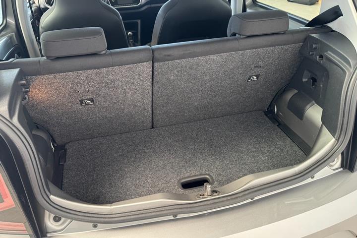 Grå VW UP! fra 2020
