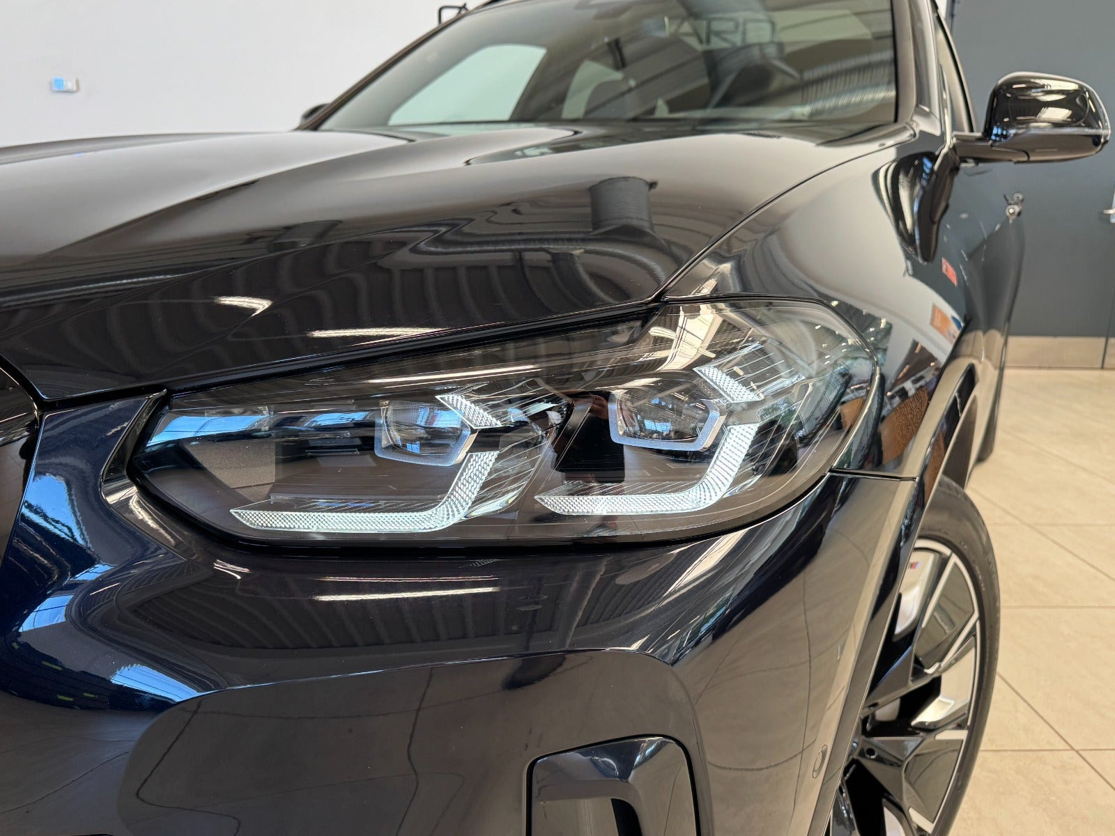 Sort BMW iX3 fra 2024