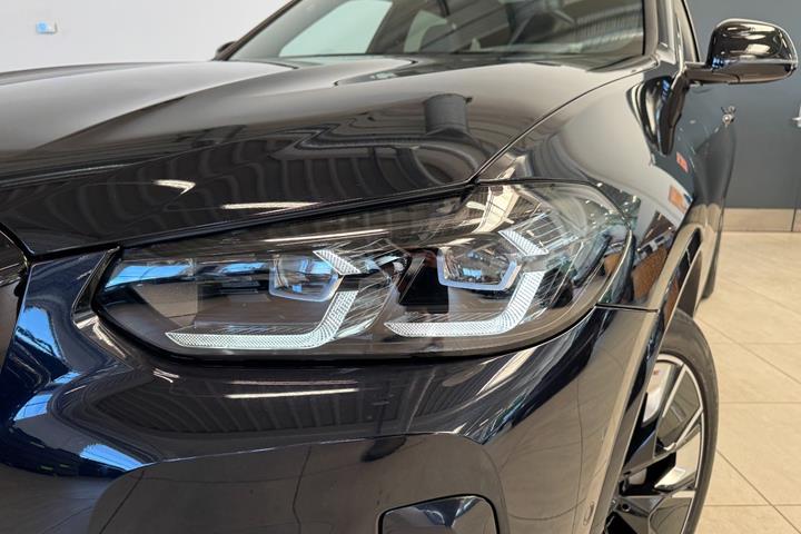 Sort BMW iX3 fra 2024