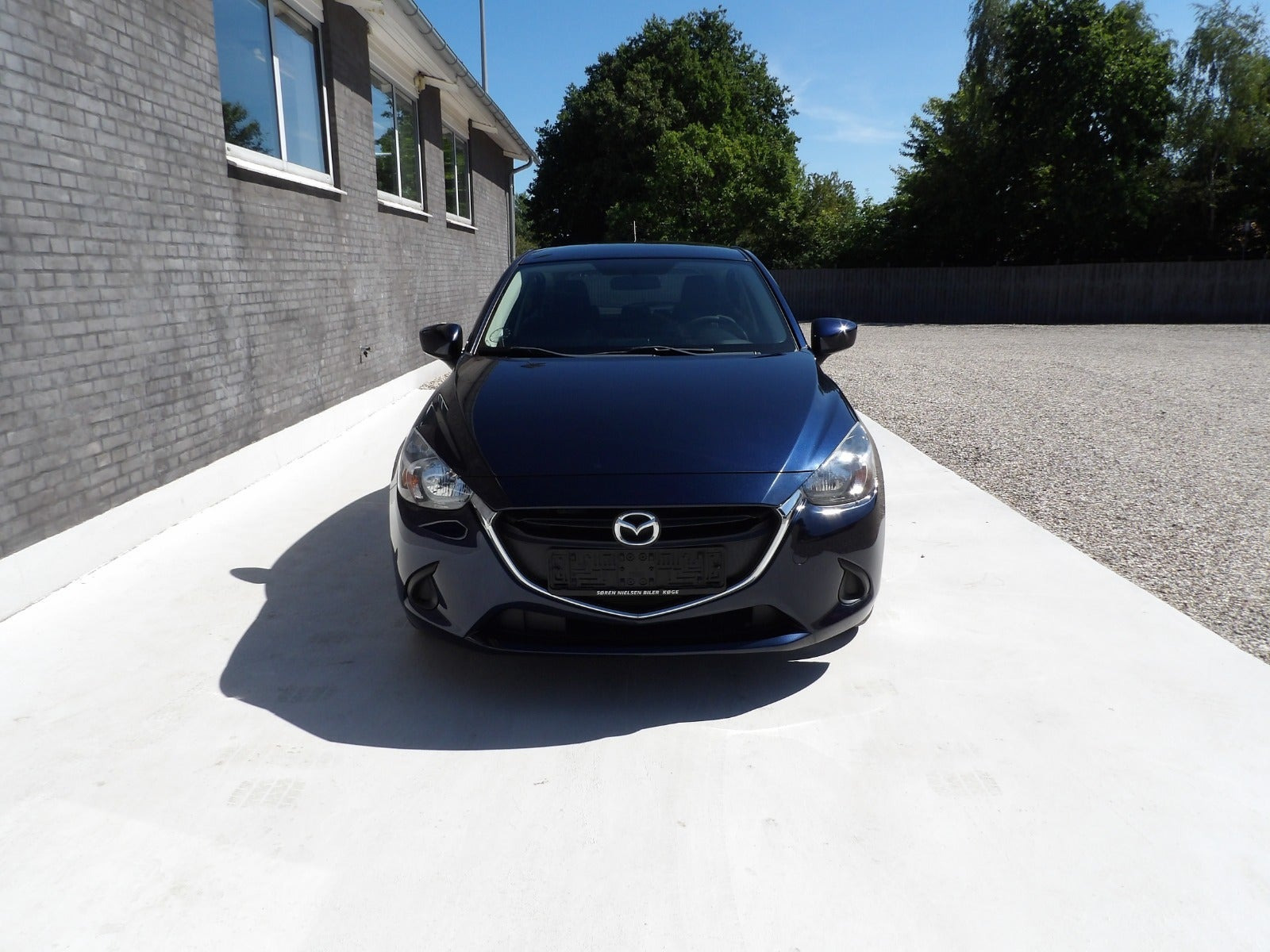Blå Mazda 2 fra 2015