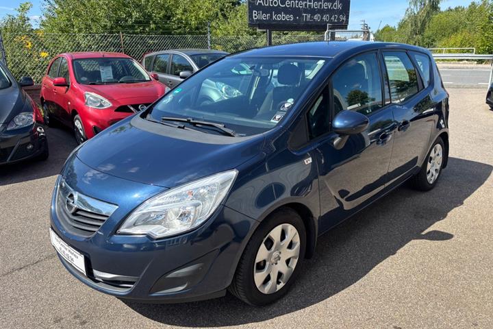 Blå Opel Meriva fra 2011