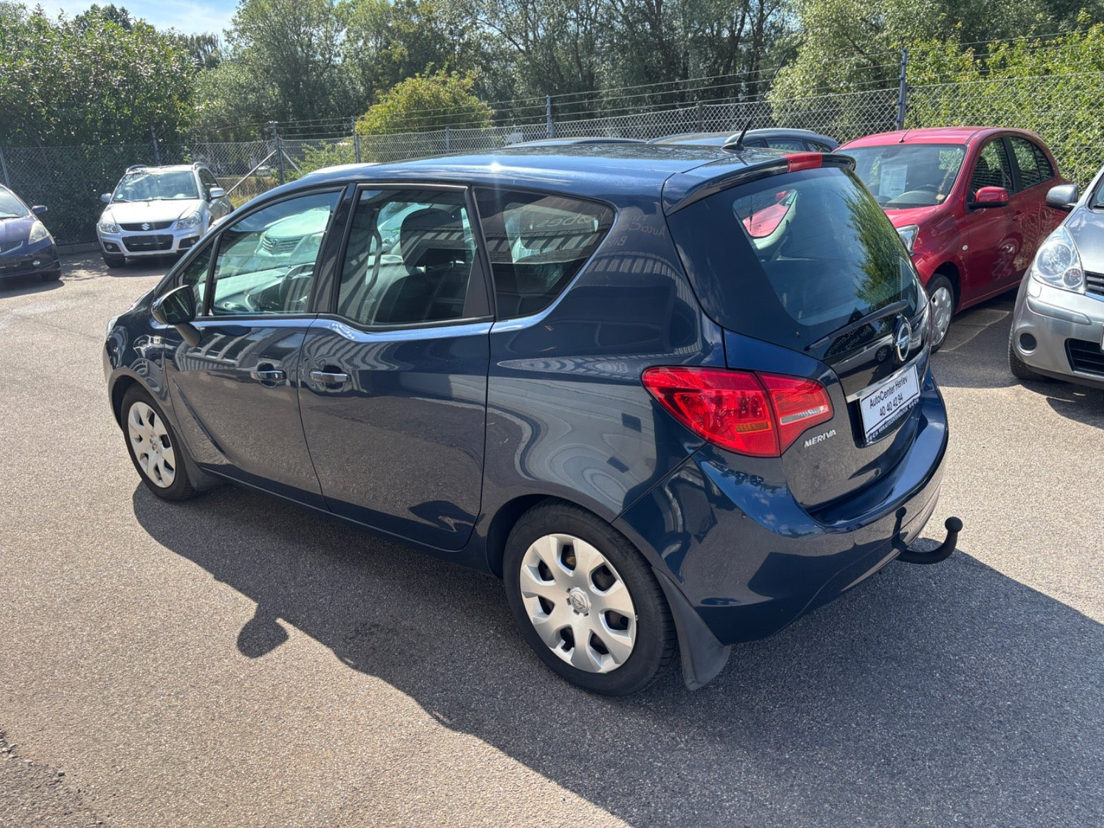 Blå Opel Meriva fra 2011