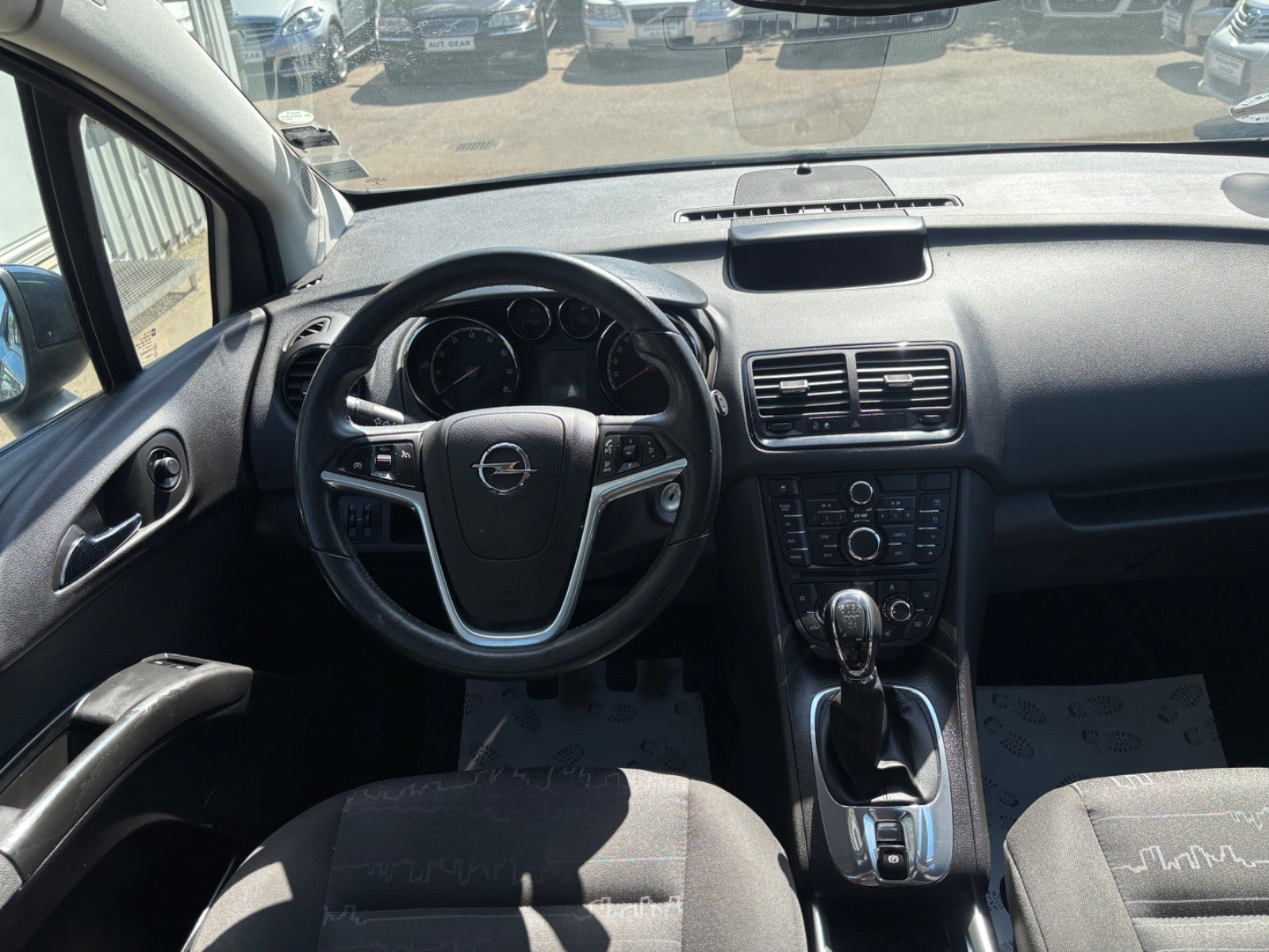Blå Opel Meriva fra 2011