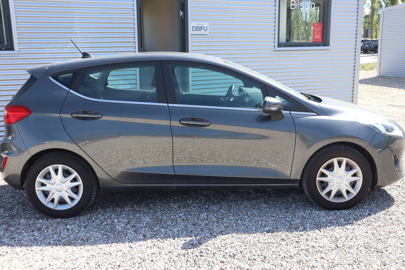 Grå Ford Fiesta fra 2021