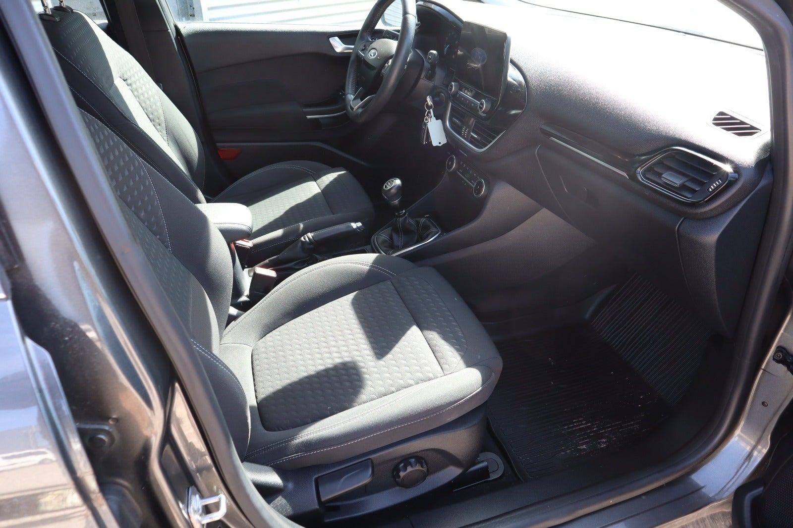 Grå Ford Fiesta fra 2021