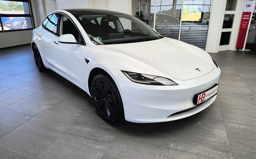 Tesla Model 3 RWD
