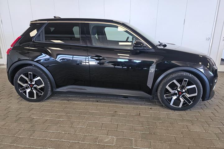 Sort Renault 5 E-Tech fra 2025
