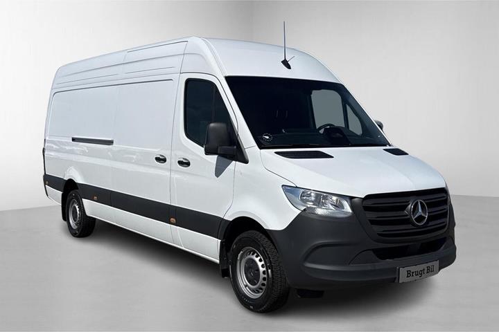 Hvid Mercedes Sprinter 317 fra 2025