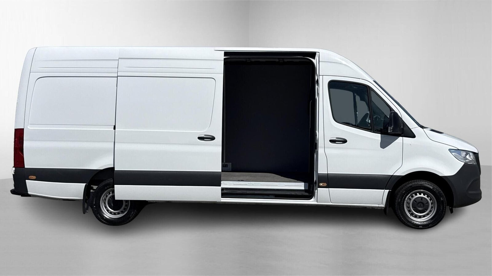 Hvid Mercedes Sprinter 317 fra 2025