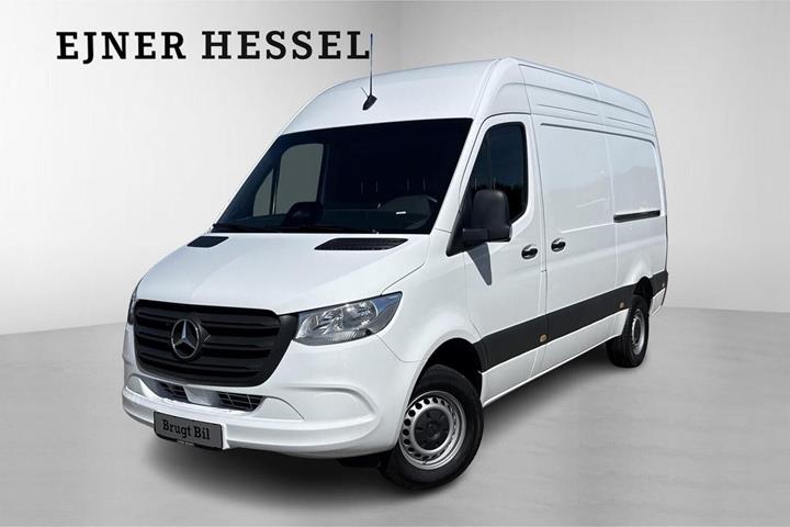 Hvid Mercedes Sprinter 317 fra 2025