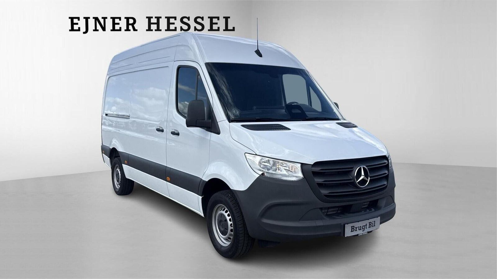 Hvid Mercedes Sprinter 317 fra 2025