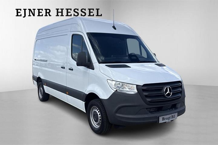 Hvid Mercedes Sprinter 317 fra 2025