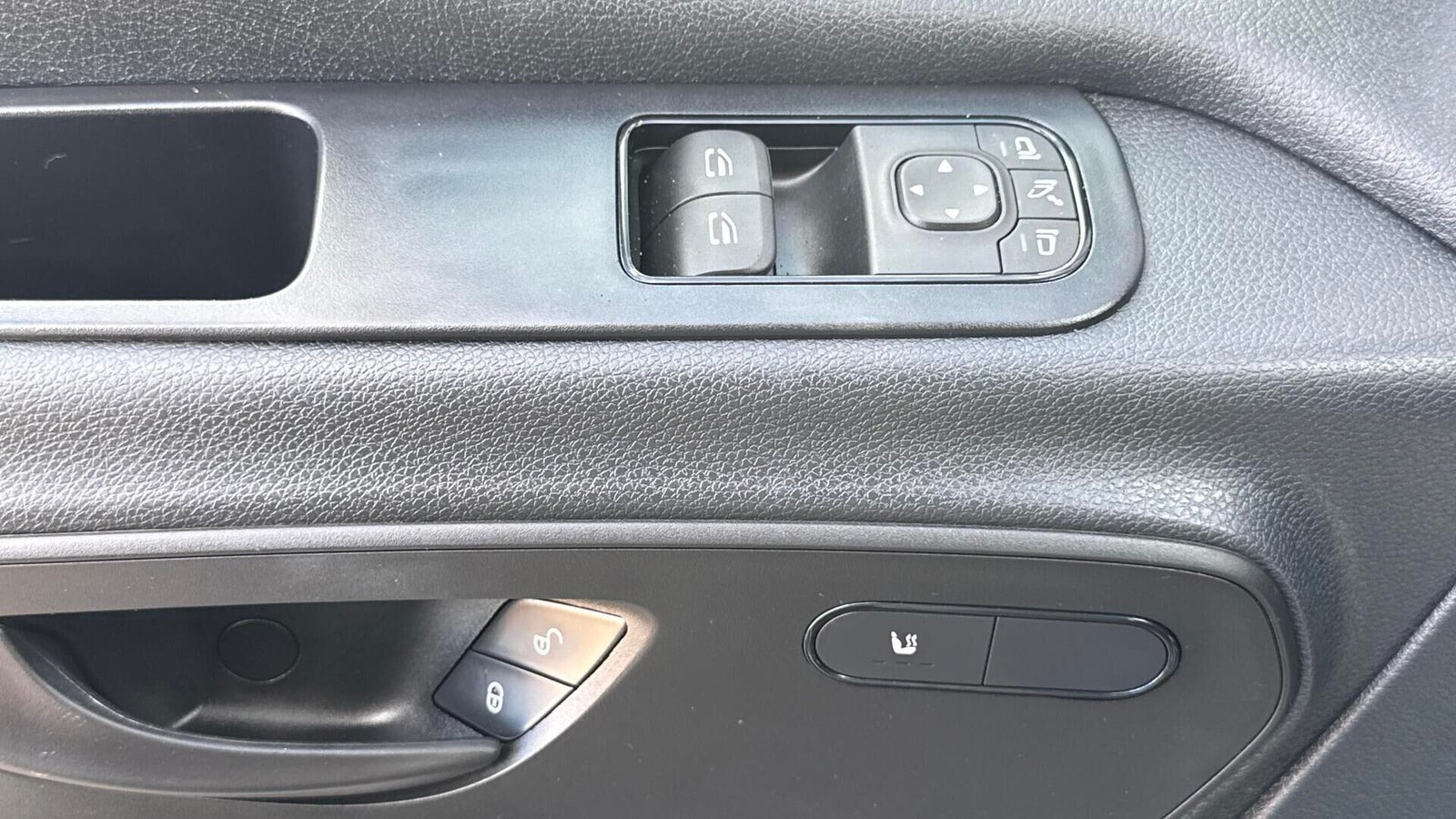 Hvid Mercedes Sprinter 317 fra 2025