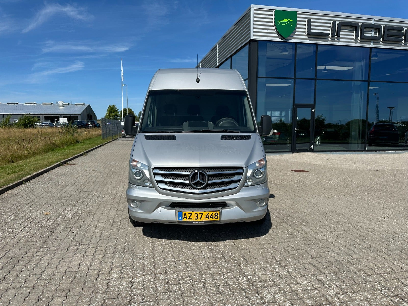 Sølv Mercedes Sprinter 319 fra 2016