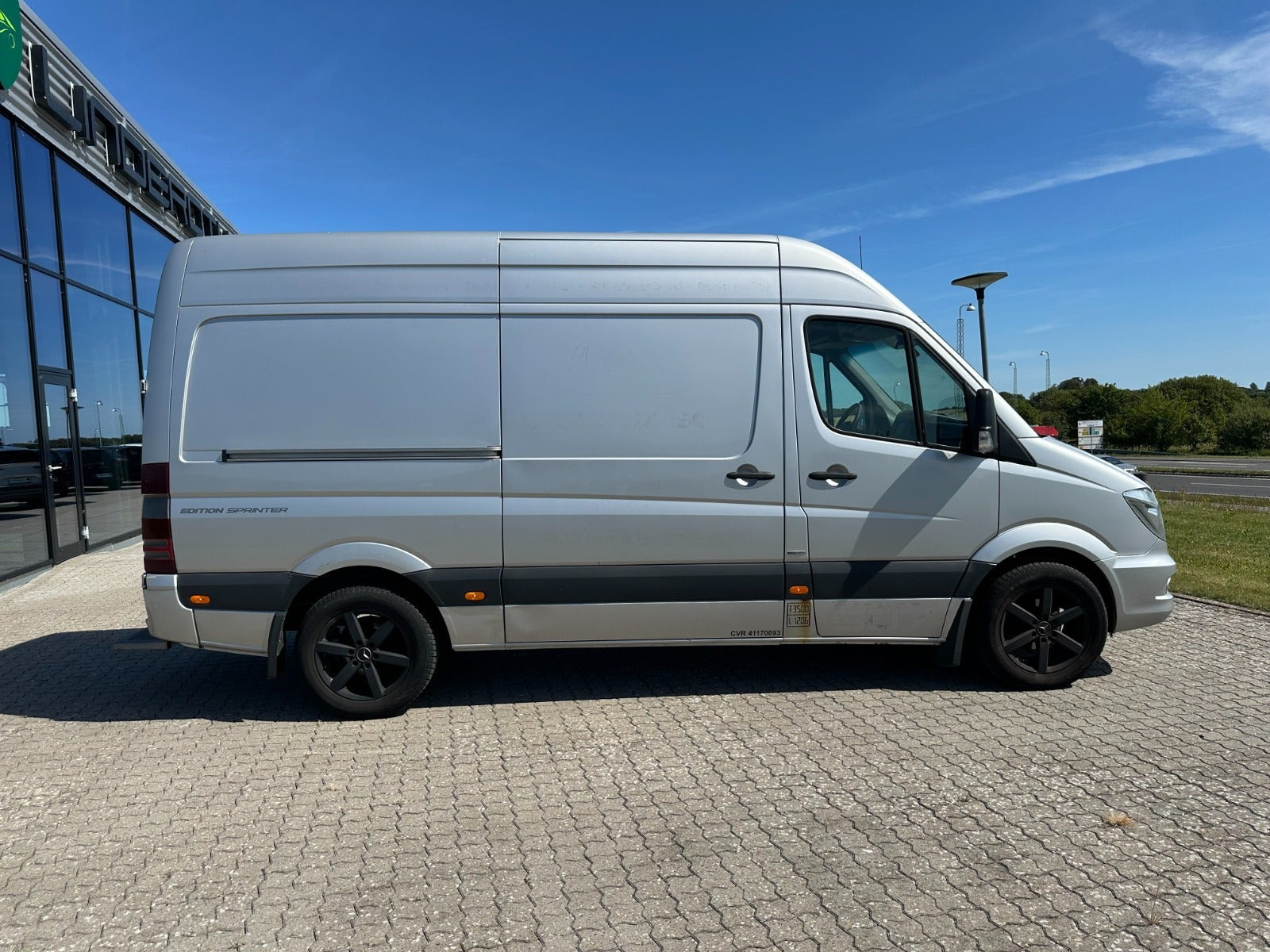 Sølv Mercedes Sprinter 319 fra 2016