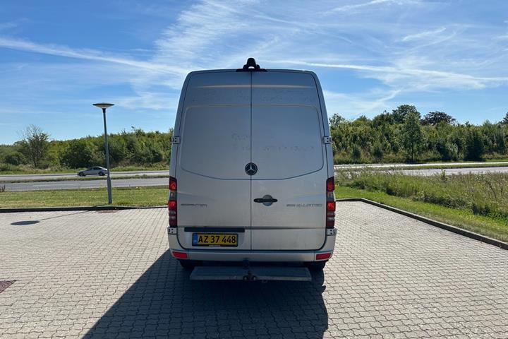 Sølv Mercedes Sprinter 319 fra 2016