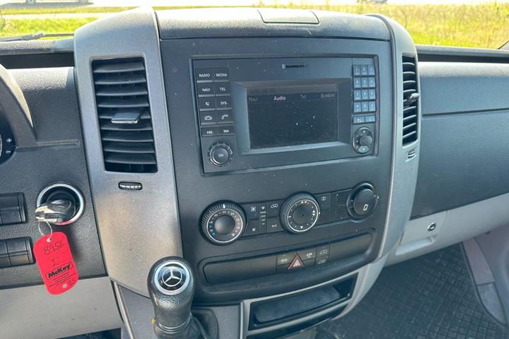 Sølv Mercedes Sprinter 319 fra 2016