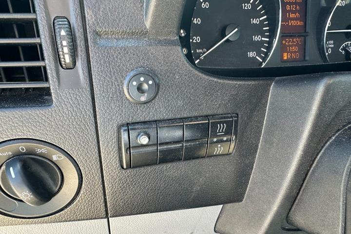 Sølv Mercedes Sprinter 319 fra 2016