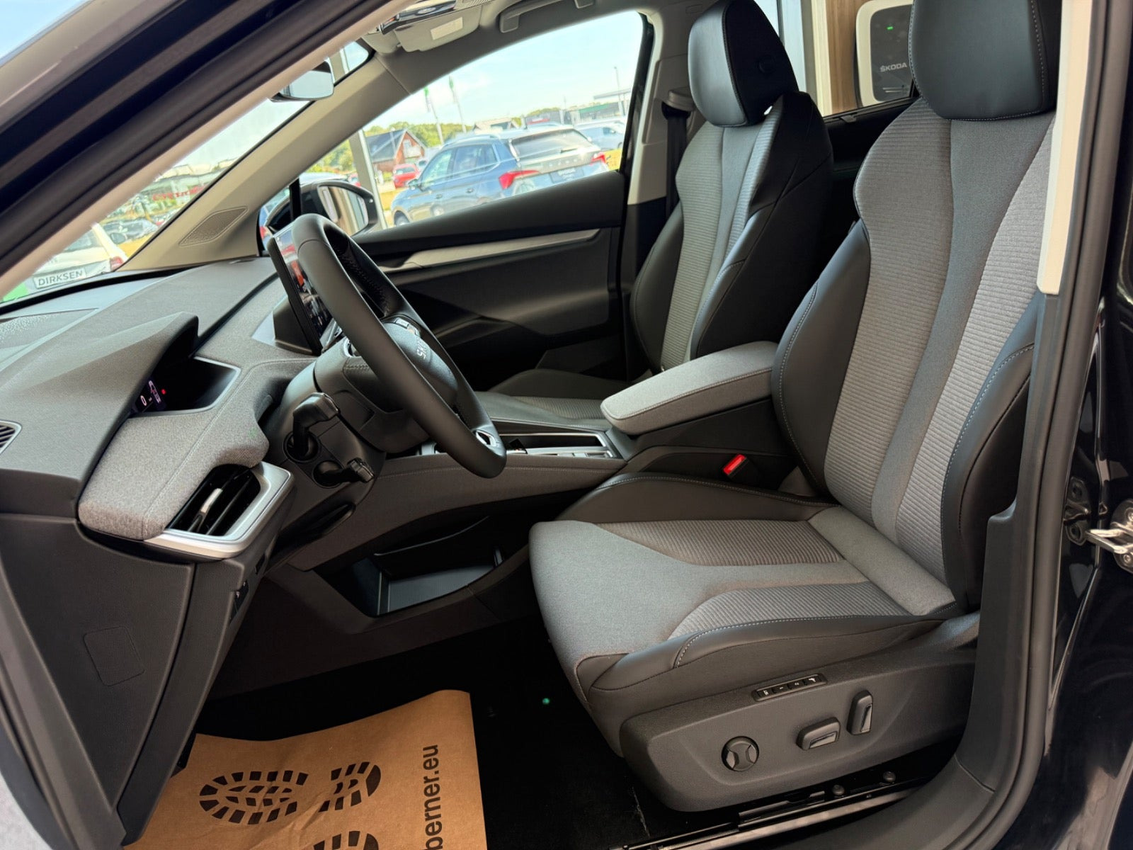 Sort Skoda Enyaq fra 2027