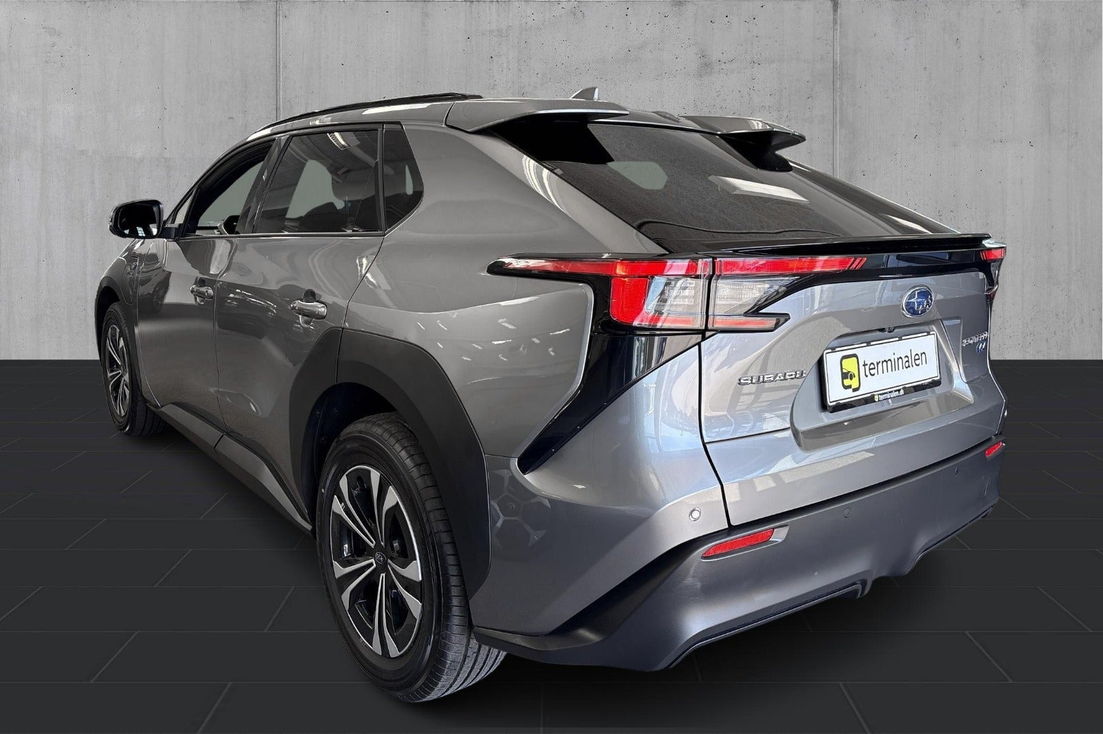 Grå Subaru Solterra fra 2024
