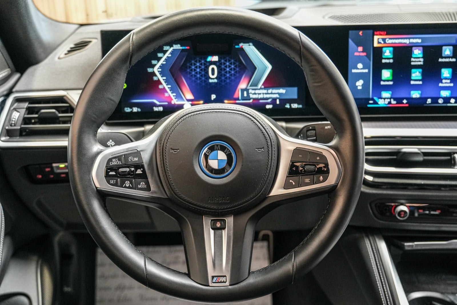 Grå BMW i4 fra 2023