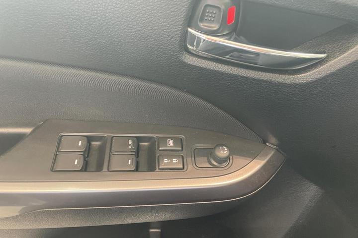 Sort Suzuki Vitara fra 2022
